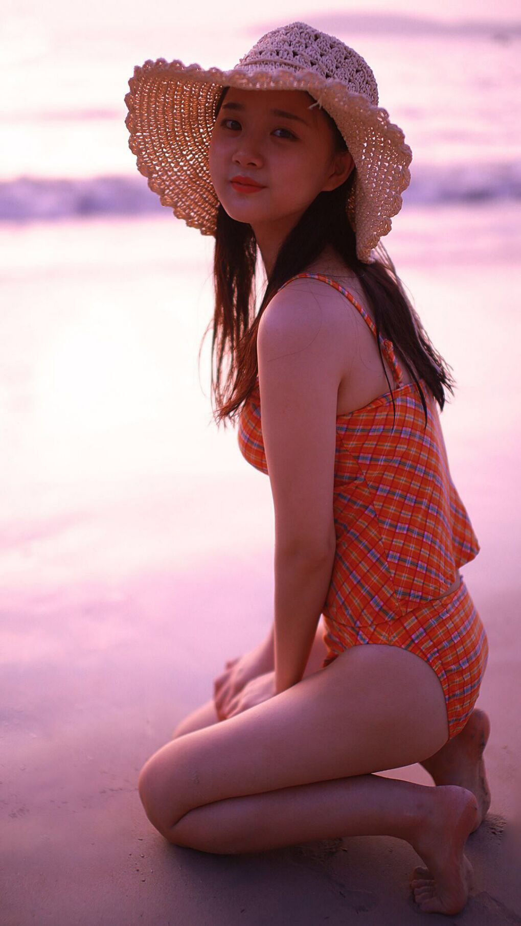 爱游戏直播-“高新体育中心篮球赛：全场沸腾，精彩绝伦”