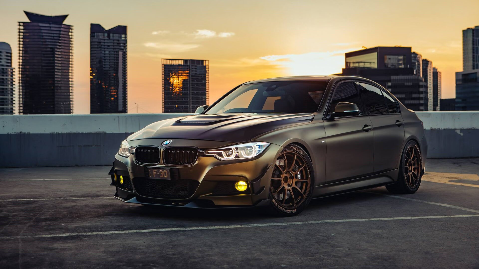 爱游戏直播-“高新体育中心篮球赛:全场沸腾,精彩绝伦”